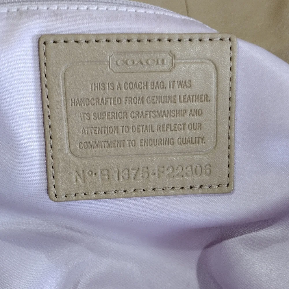 Coach Kristin Hobo soft  Leather Bag